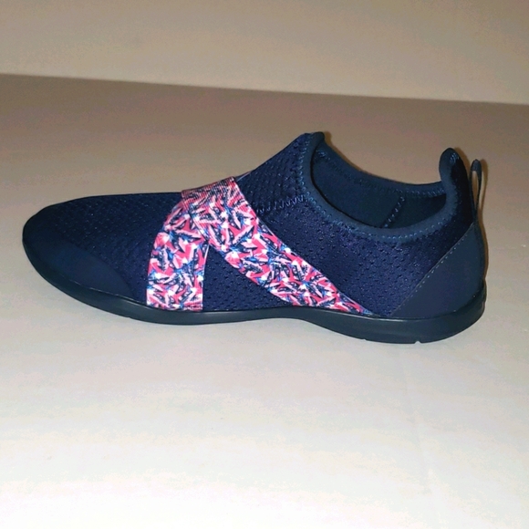 🏖Crocs Swiftwater Cross-strap Static Shoes - Picture 5 of 6